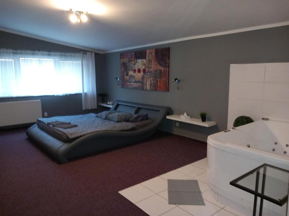 Penzion Vulture Ostrava Ngoại thất bức ảnh